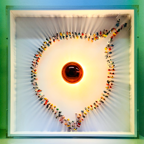 BOÎTE À FOULE lumineuse - "Nous avons tous une part d'ombre"